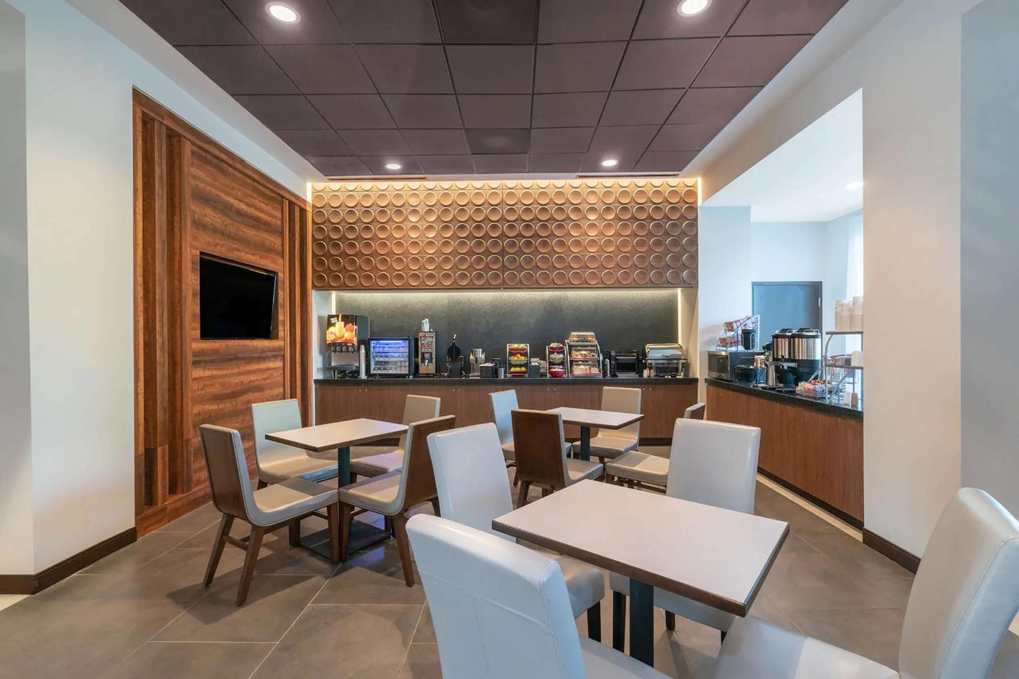 Hampton Inn By Hilton Nashville Airport Century Place Exteriér fotografie